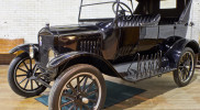 Ford_Model_T_1914