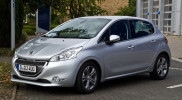 Peugeot_208_e-HDi_FAP_115_Stop_&_Start_Allure_–_Frontansicht,_23._September_2012,_Hilden