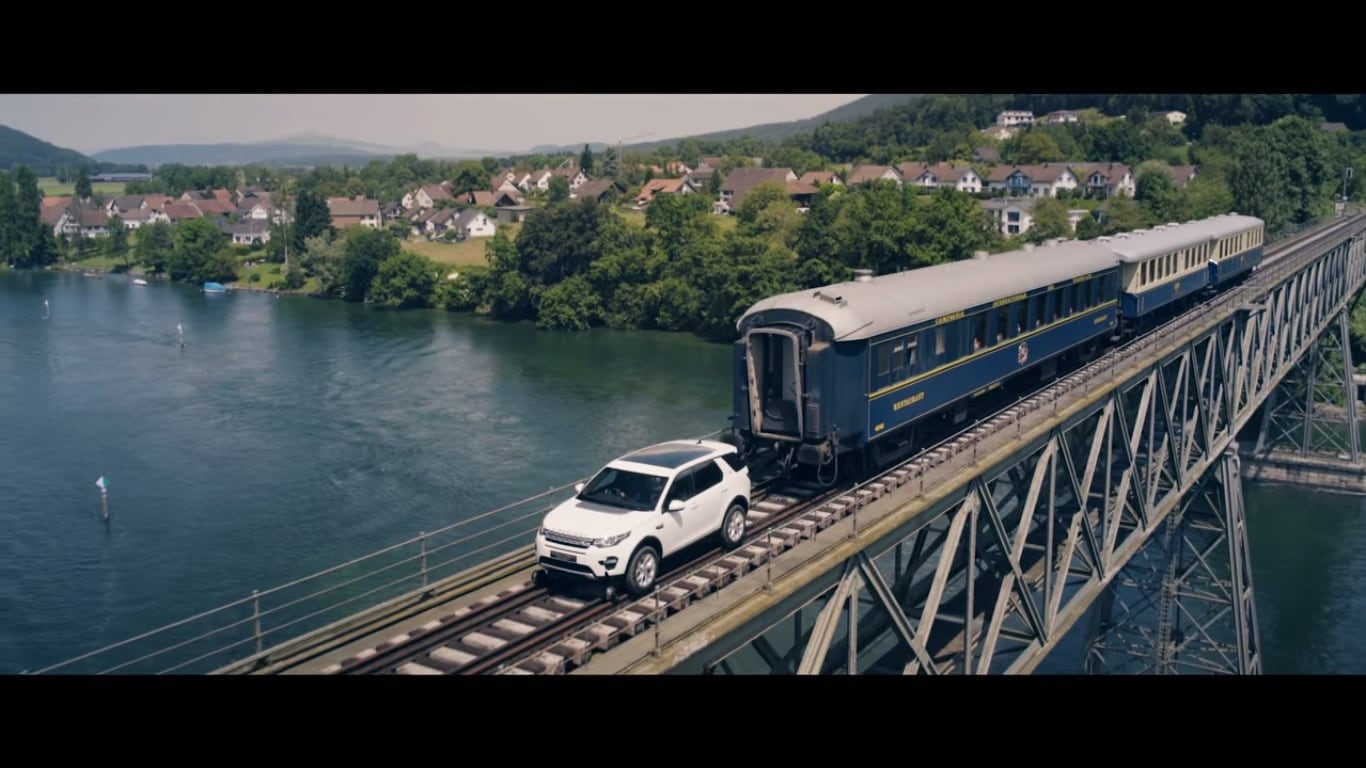 Utáhne Land Rover Discovery sto tunový vlak?
