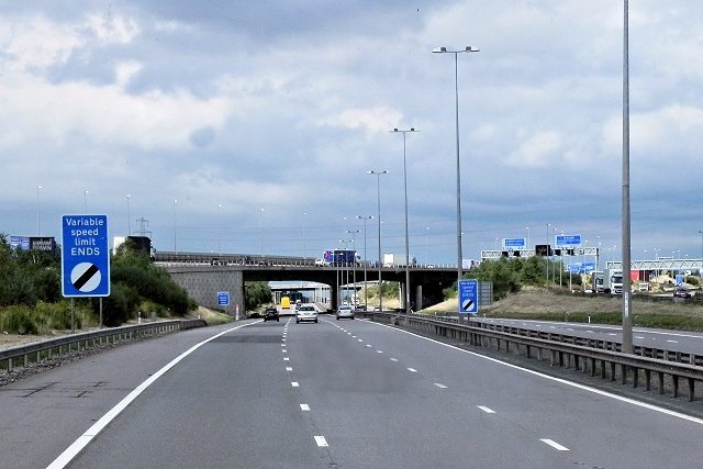 České silnice zrychlují  hned na sedmi úsecích