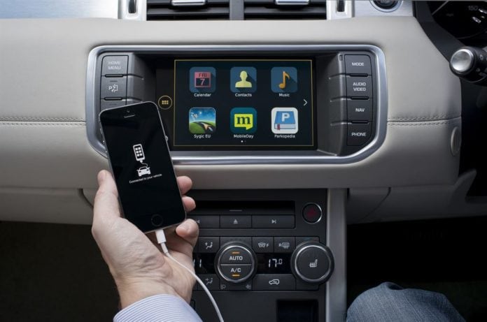 New_Range_Rover_Evoque_Autobiography_(12609504015) (1)