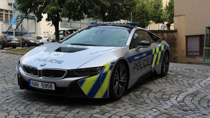 i8