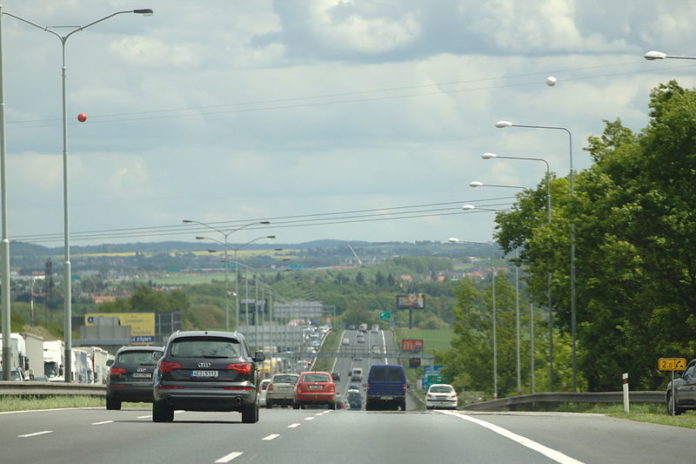 Praha,_Chodov,_dálnice_D1