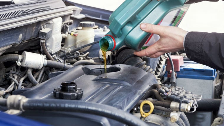 Výměna oleje v autě v domácích podmínkách – Jak na to?