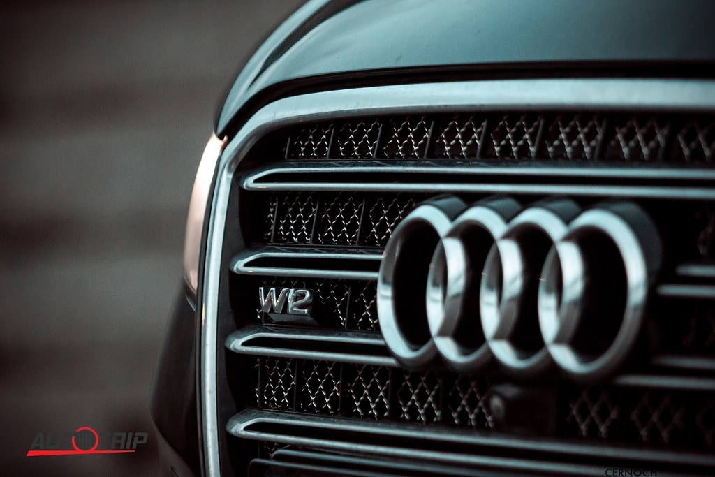 Jak v zrcátku poznat Audi A8 L W12?