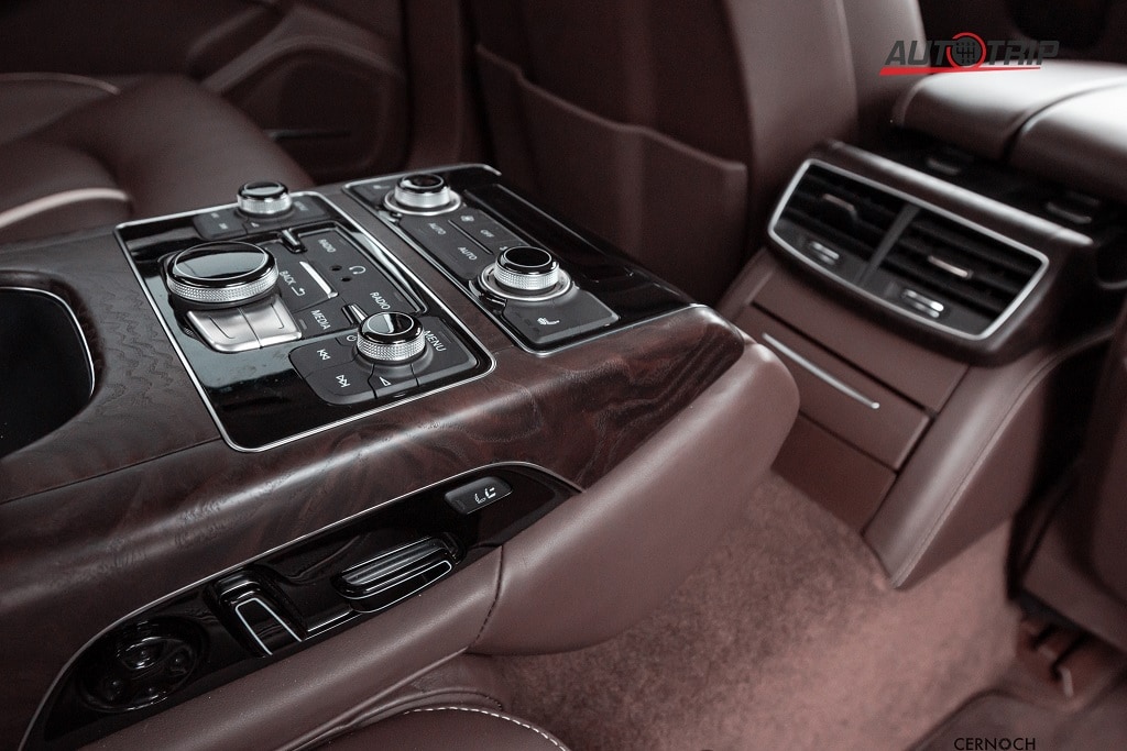 Ovládání komfortních sedaček v Audi A8 L W12