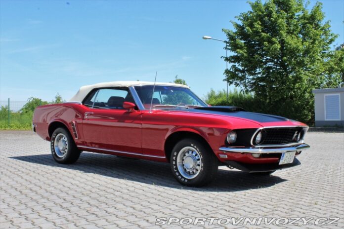 1-ford-mustang-manual-v-cr