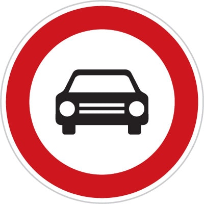 Dopravní značka Zákaz vjezdu všech motorových vozidel s výjimkou motocyklů bez postranního vozíku