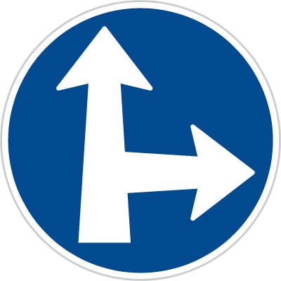 Dopravní značka Přikázaný směr jízdy přímo a vpravo