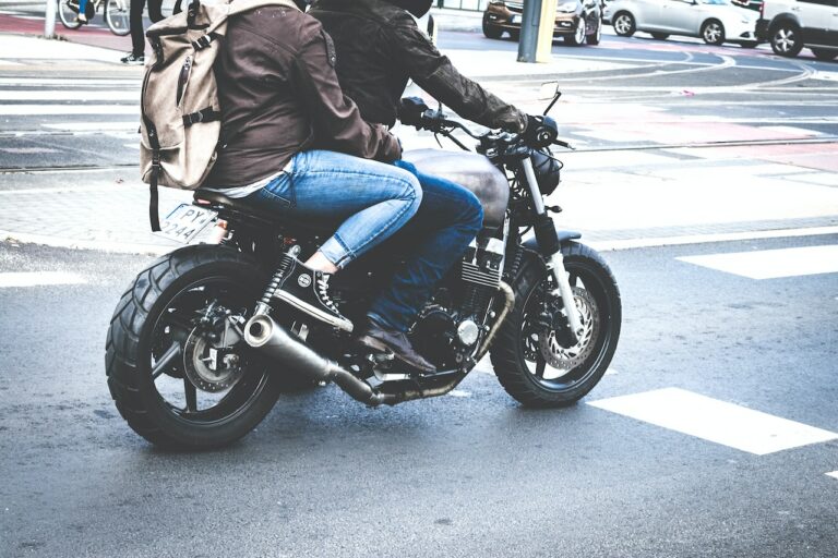 Bezpečná jízda na motorce pro začátečníky i profíky