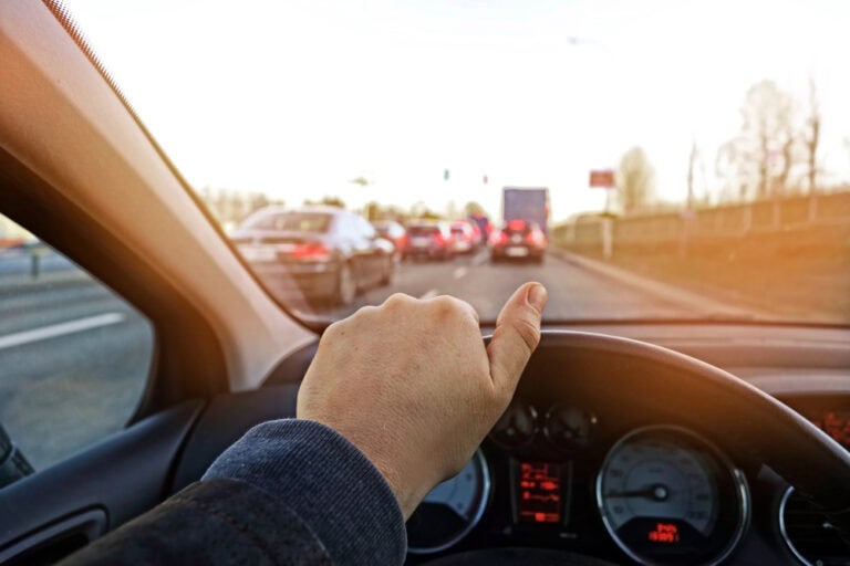 Vídeňská úmluva o silničním provozu: Povinná výbava vozidla při cestě do zahraničí