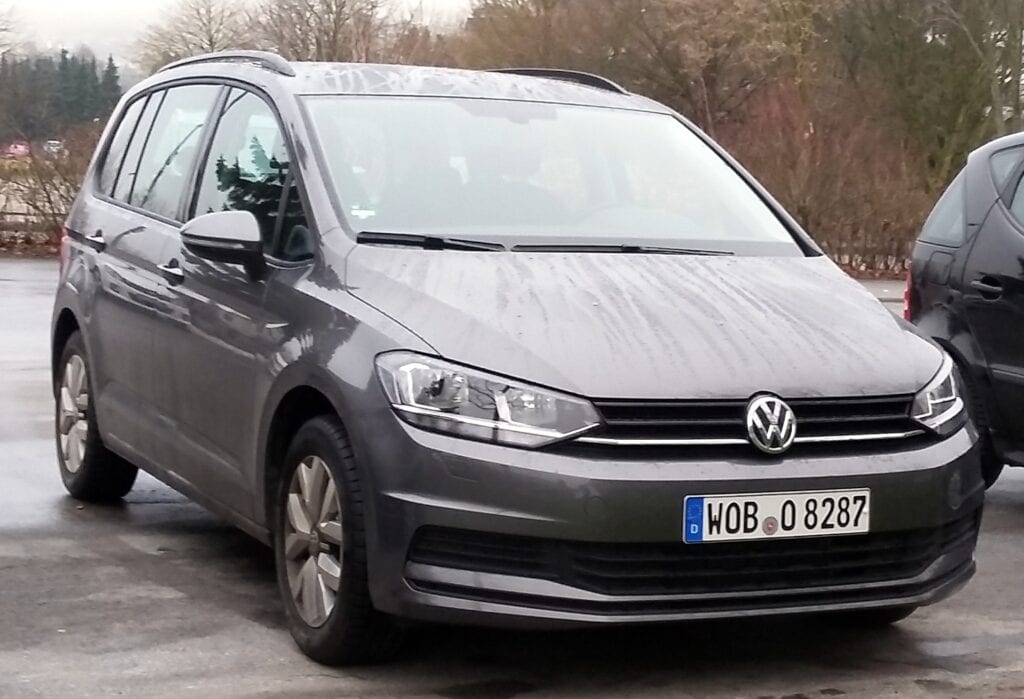 volkswagen touran 2