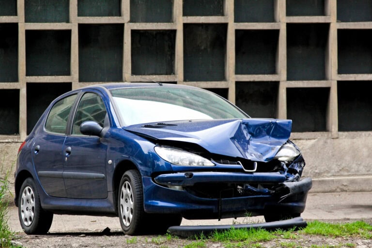 Jak prodat bourané nebo nepojízdné auto?