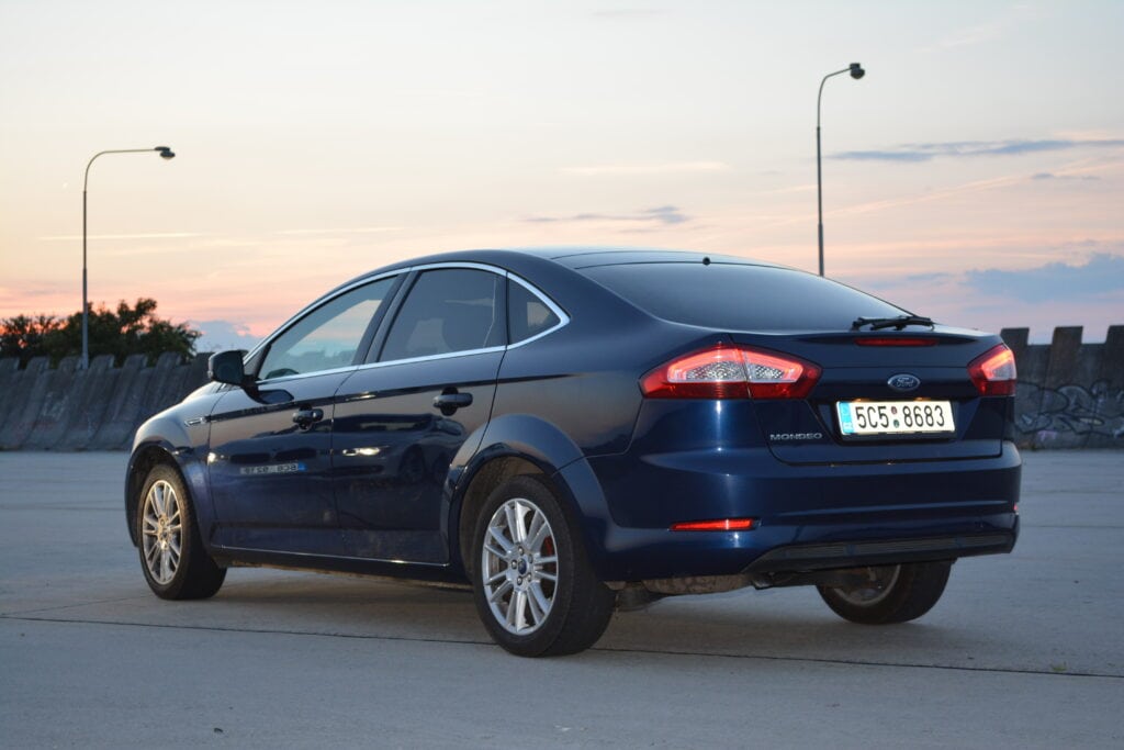 Ford Mondeo liftback